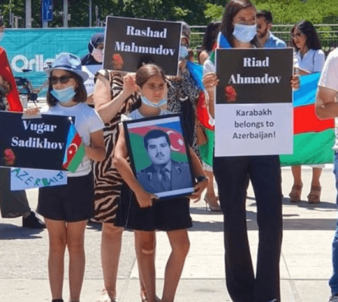 BMT-in Cenevrədəki ofisi qarşısında Ermənistana qarşı aksiya keçirilib