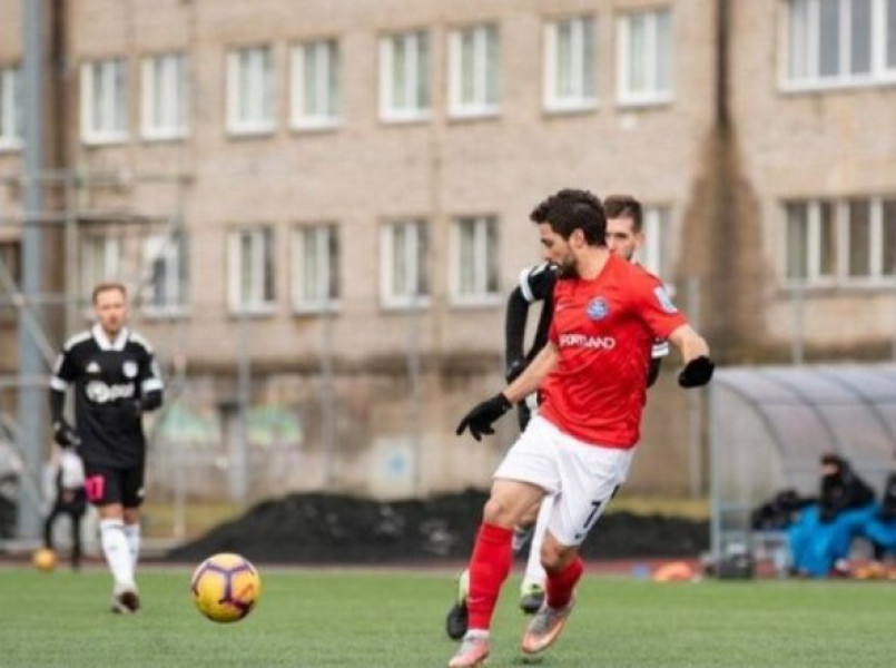 Azərbaycanlı futbolçu Estoniyada qol vurdu, meydandan qovuldu