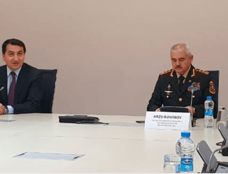 Hikmət Hacıyev və Arzu Rəhimov brifinq keçirir