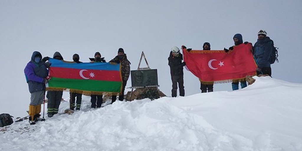 Heydər Əliyev və Atatürkün xatirəsi zirvələrdə