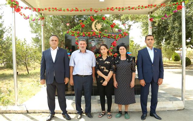 Deputatla icra başçısı Goranboyda şəhid bulağının açılışında
