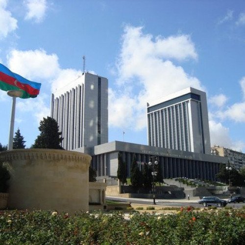 Azərbaycan parlamentinin Aparatı buraxılıb.