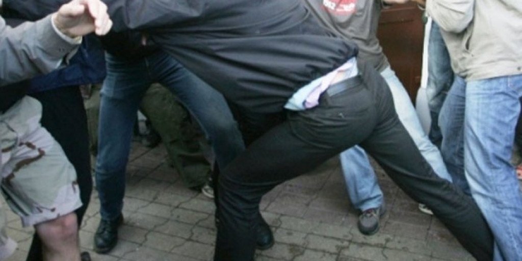 Bərdədə kütləvi dava