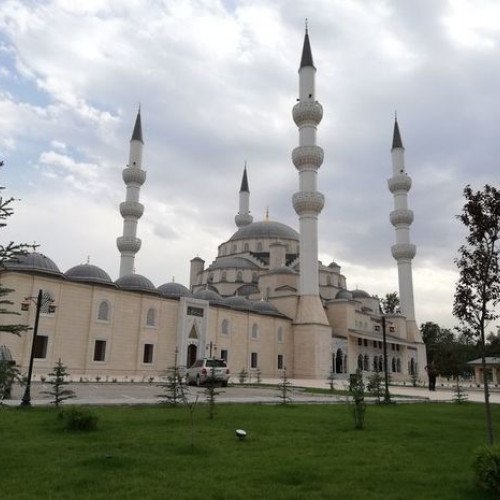 Qırğızıstanda məscidlər açıldı