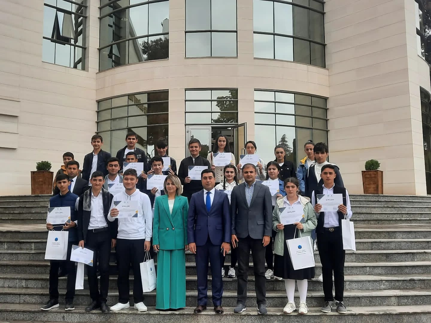İntellektinlə yarış!