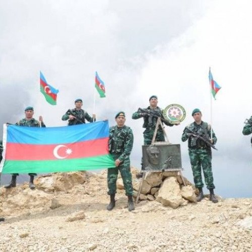 Sərhədçilər “Heydər Əliyev zirvəsi”ndə - Zabitlər Milli Qurtuluş günü münasibətilə zirvəyə yürüş təşkil ediblər