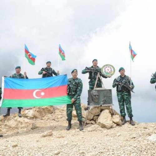 Sərhədçilər “Heydər Əliyev zirvəsi”ndə - Zabitlər Milli Qurtuluş günü münasibətilə zirvəyə yürüş təşkil ediblər