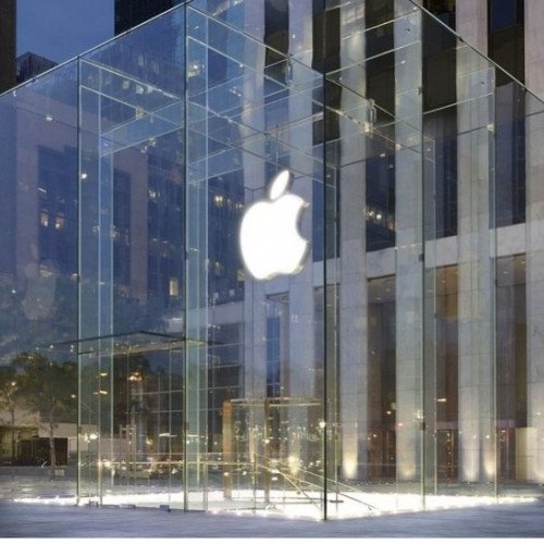 "Apple"-nin bazar dəyəri ilk dəfə 2 trilyon dolları ötüb
