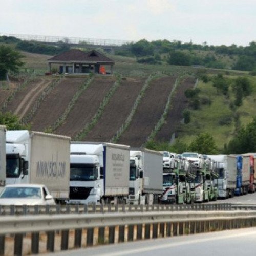 Yük maşınlarının Bakıdan çıxışına qadağa qoyuldu